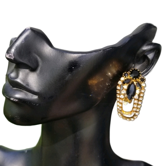 VINTAGE BLACK & WHITE RHINESTONE CHANDELIER CLIP ON EARRINGS - Picture 2 of 5